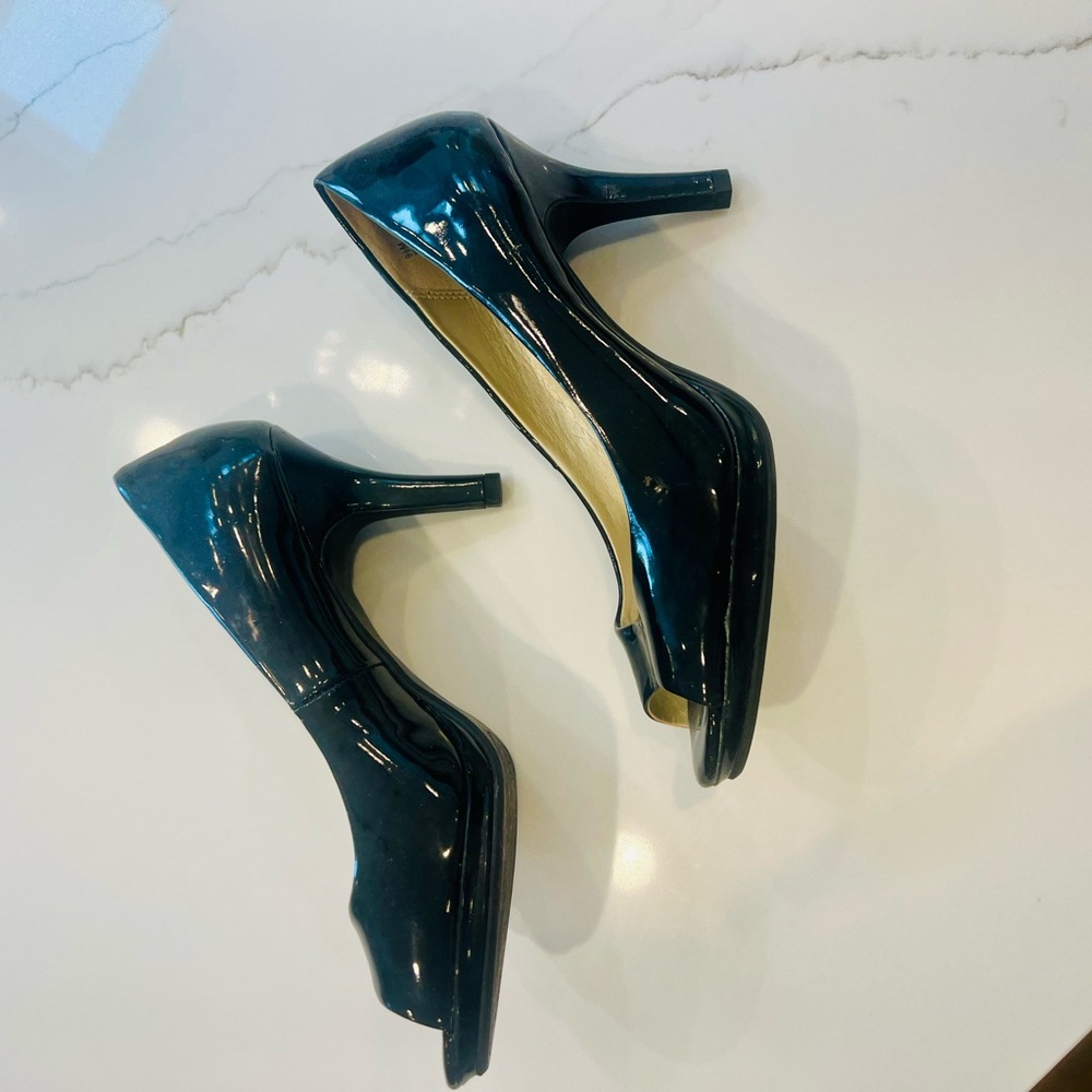 Bandolino Black Patent Peep Toe Heels - Picture 3 of 7